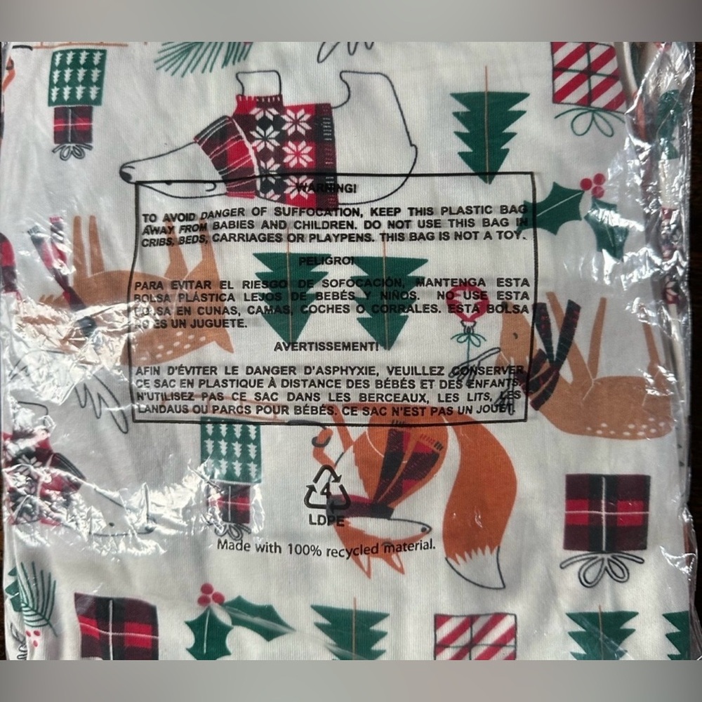 UNISEX Size Large Holiday Pajamas - Picture 5 of 9